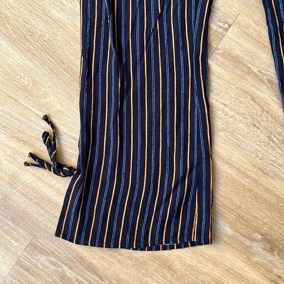 Lulus Navy Campbell Striped Cropped Pants. Size Medium - Picture 7 of 13